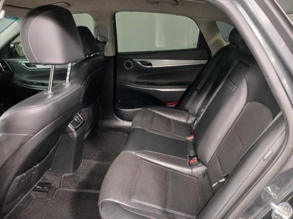 HYUNDAI Grandeur - Vista 7