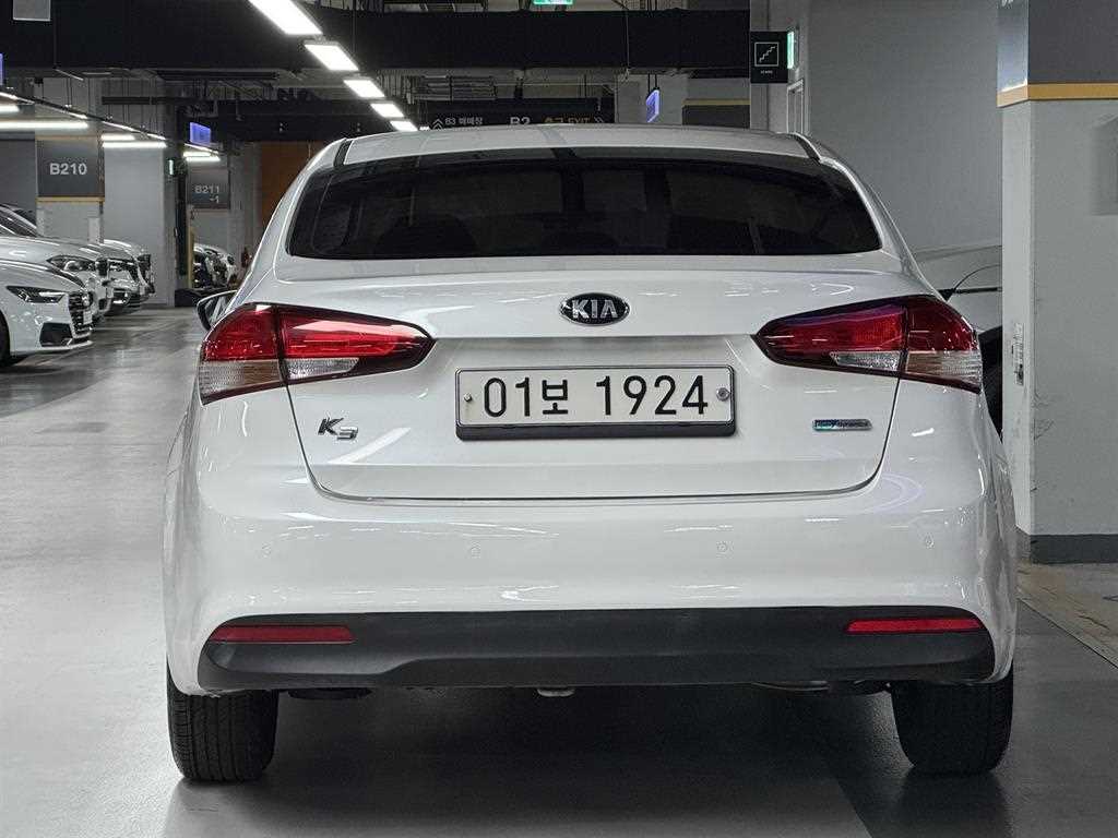 KIA K3 - Vista 4
