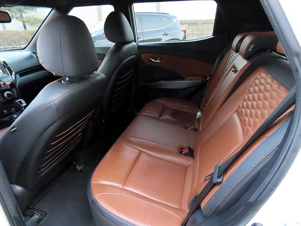 Ssangyong Tivoli - Vista 6