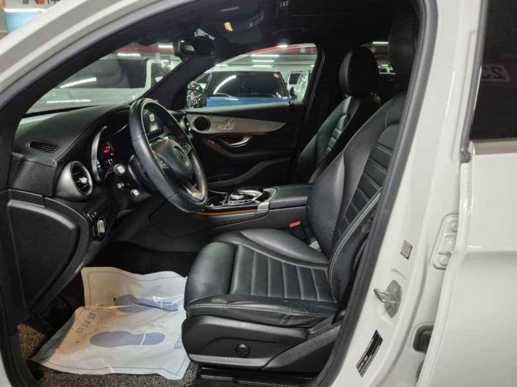 Mercedes Benz GLC Class - Vista 9