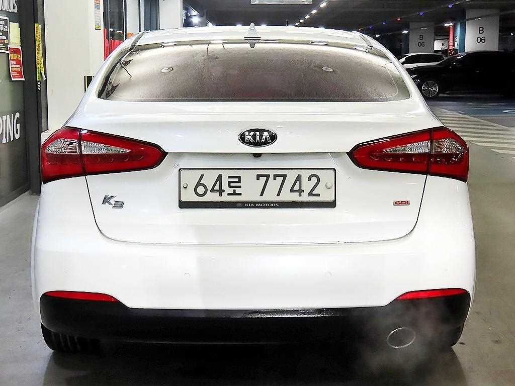 KIA K3 - Vista 5