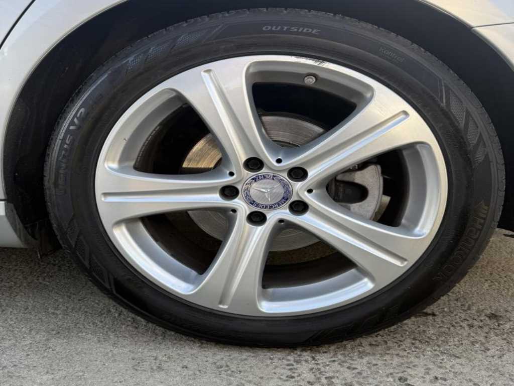 Mercedes Benz E class - Vista 4