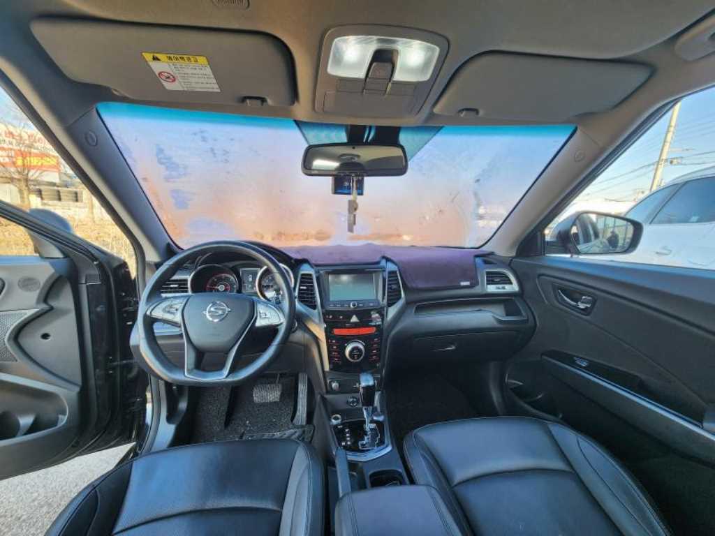 Ssangyong Tivoli 2018 Negro - Importación desde Corea - HF Imports Iquique - Foto 18