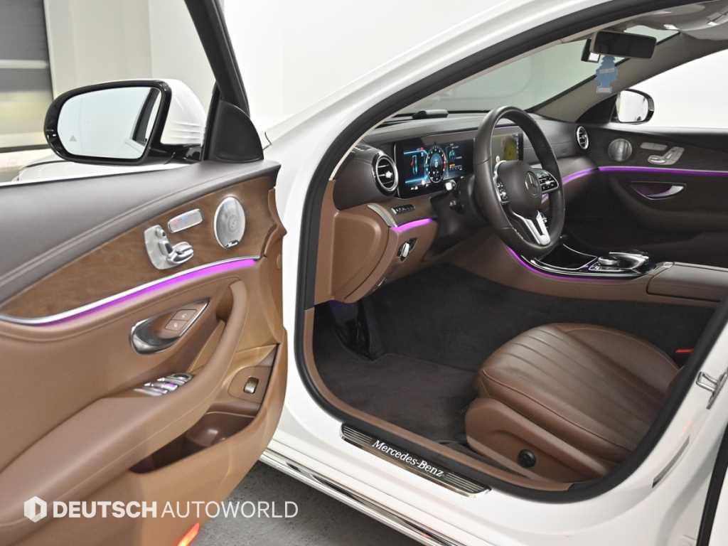 Mercedes Benz E class - Vista 11