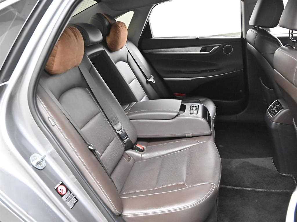 HYUNDAI Grandeur - Vista 12