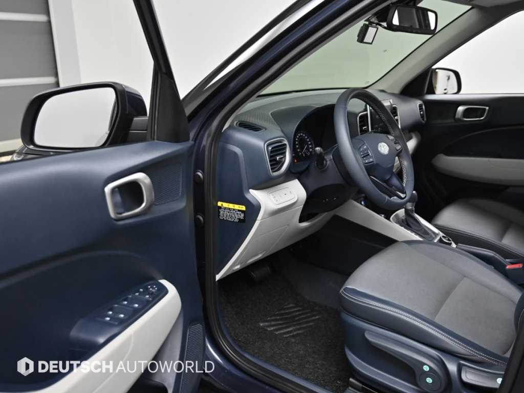 HYUNDAI Venue - Vista 11