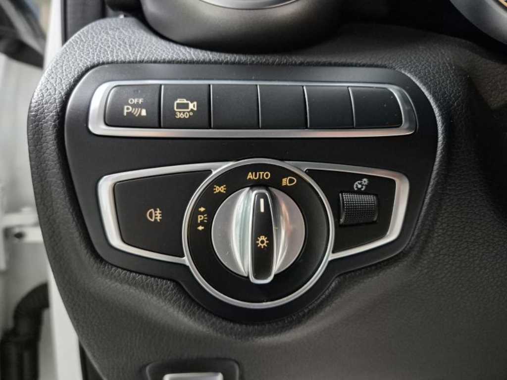 Mercedes Benz GLC Class - Vista 11