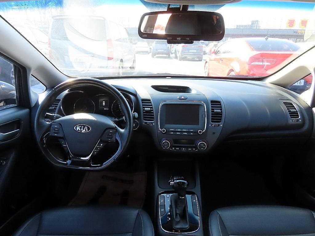 KIA K3 - Vista 9