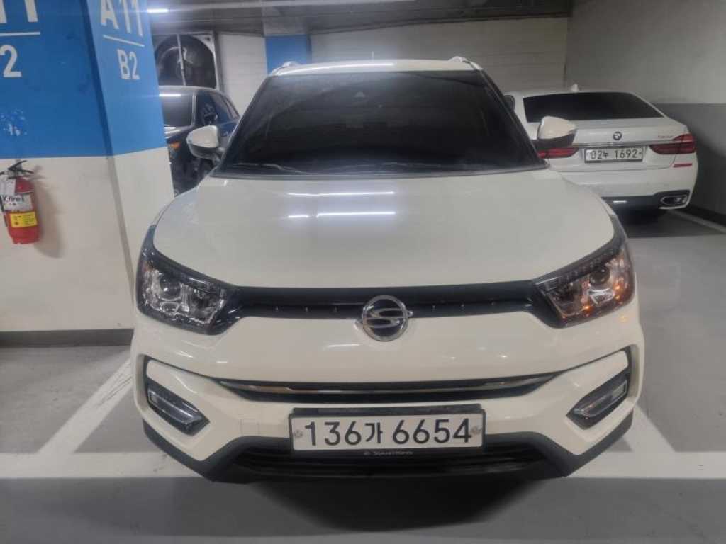 Ssangyong Tivoli 2019 Blanco - Importación desde Corea - HF Imports Iquique - Foto 1