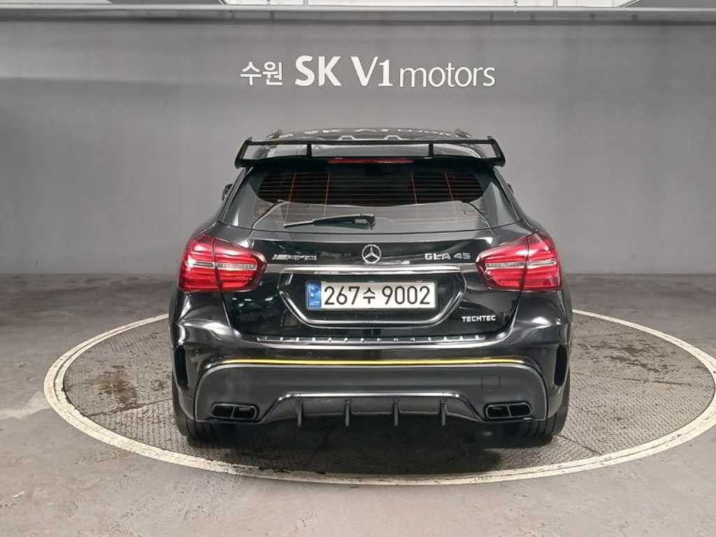 Mercedes Benz GLA Class - Vista 2