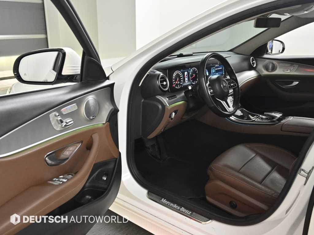 Mercedes Benz E class - Vista 11