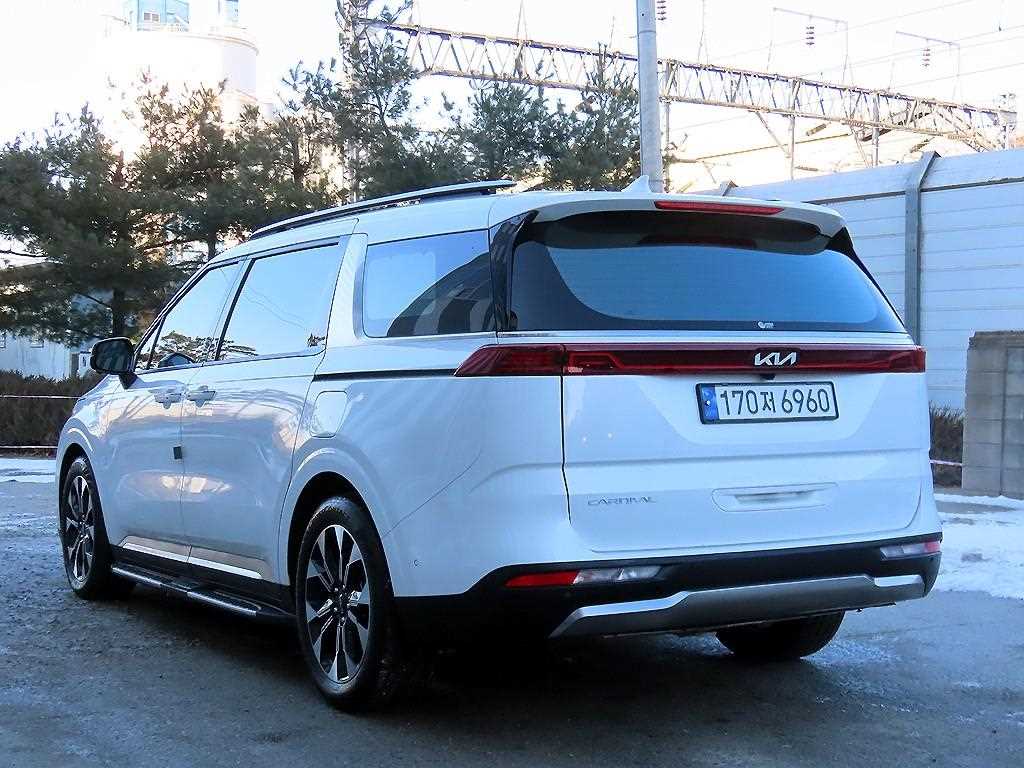 KIA Carnival - Vista 3