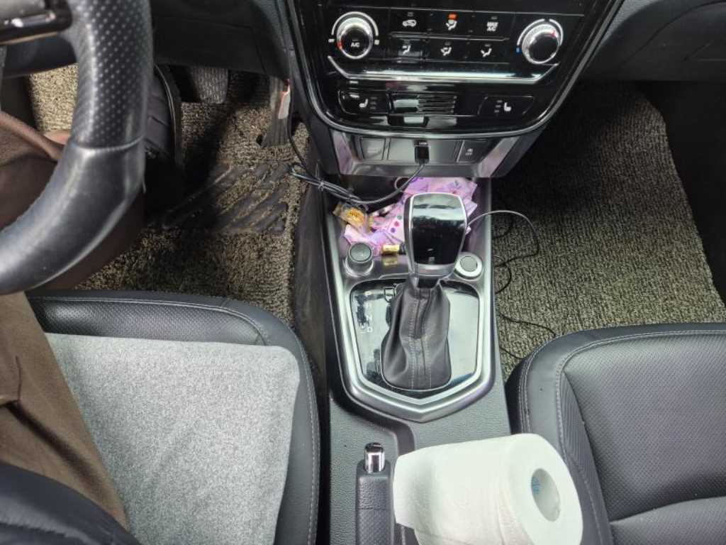 Ssangyong Tivoli - Vista 10