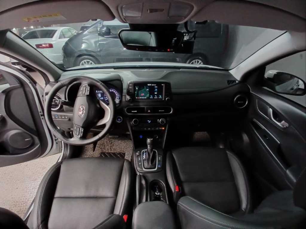 HYUNDAI Kona - Vista 6