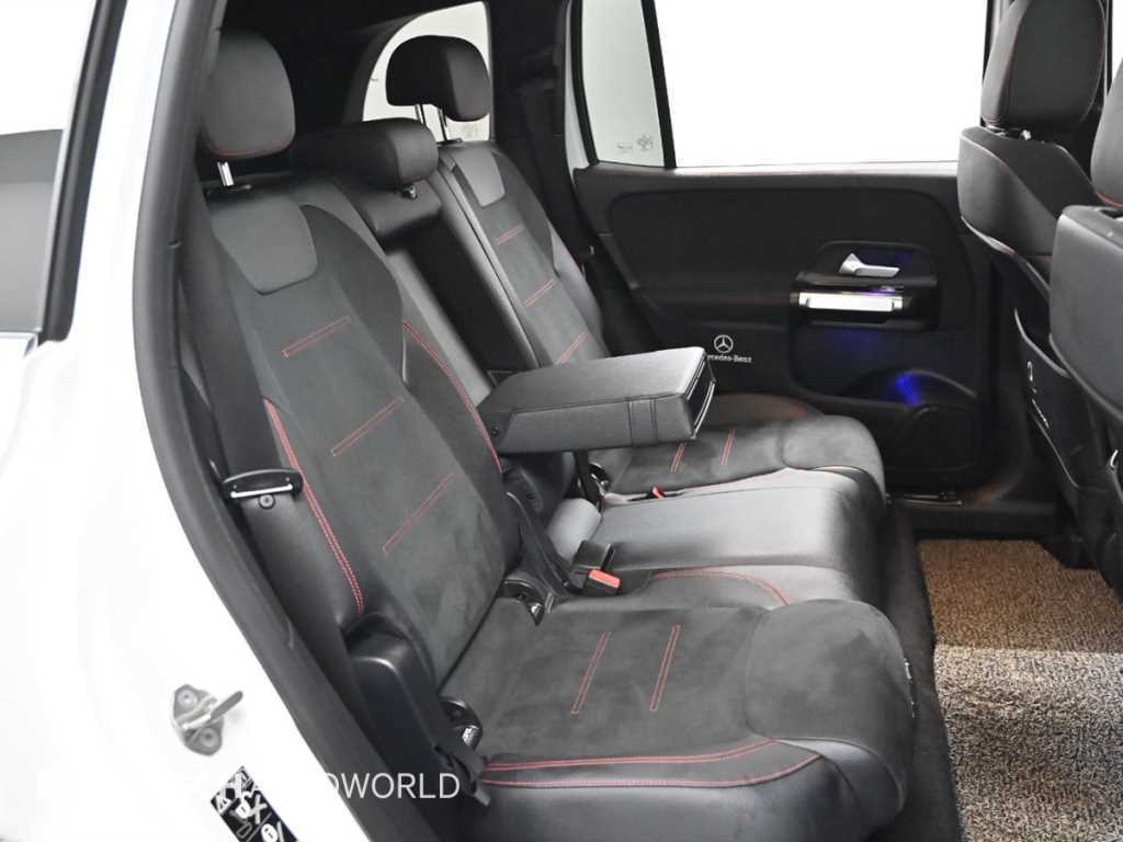 Mercedes Benz GLB Class - Vista 12