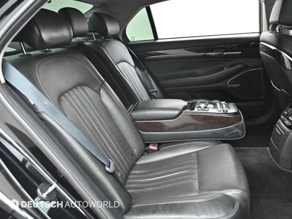 Genesis EQ900 - Vista 12