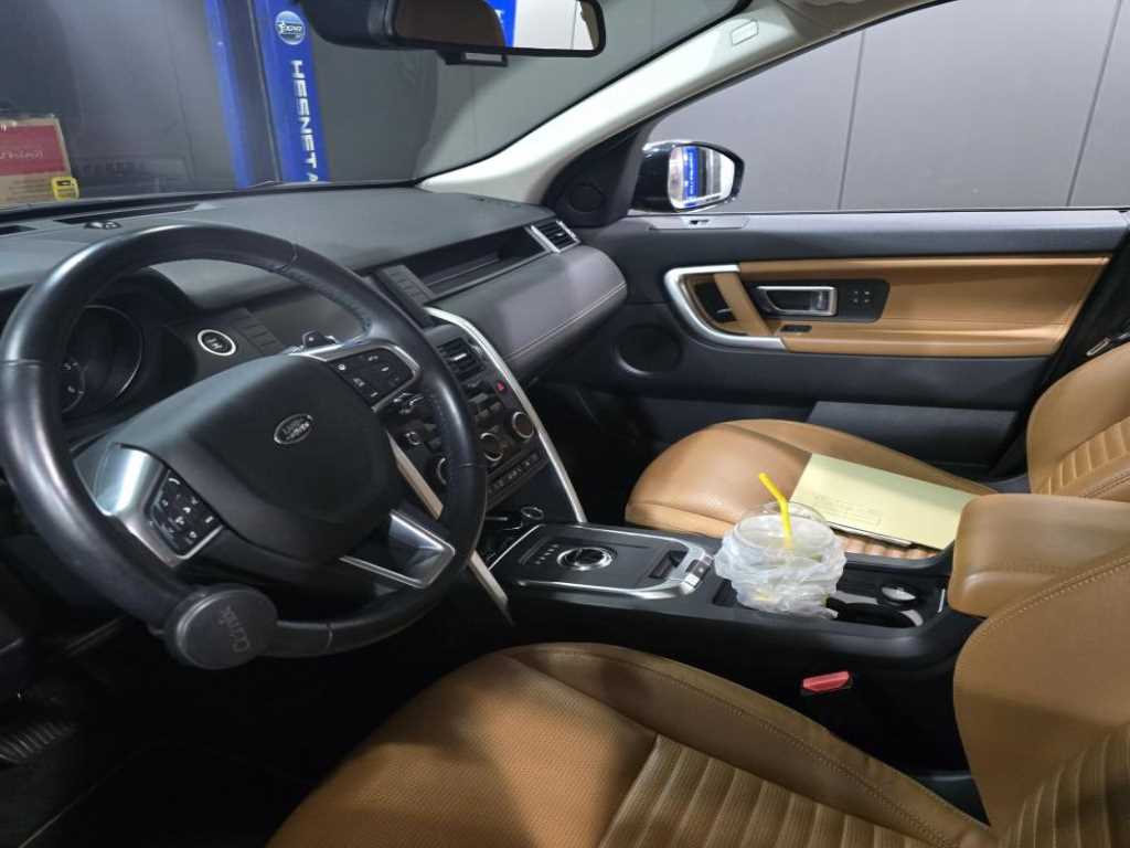 Land Rover Discovery Sports - Vista 3