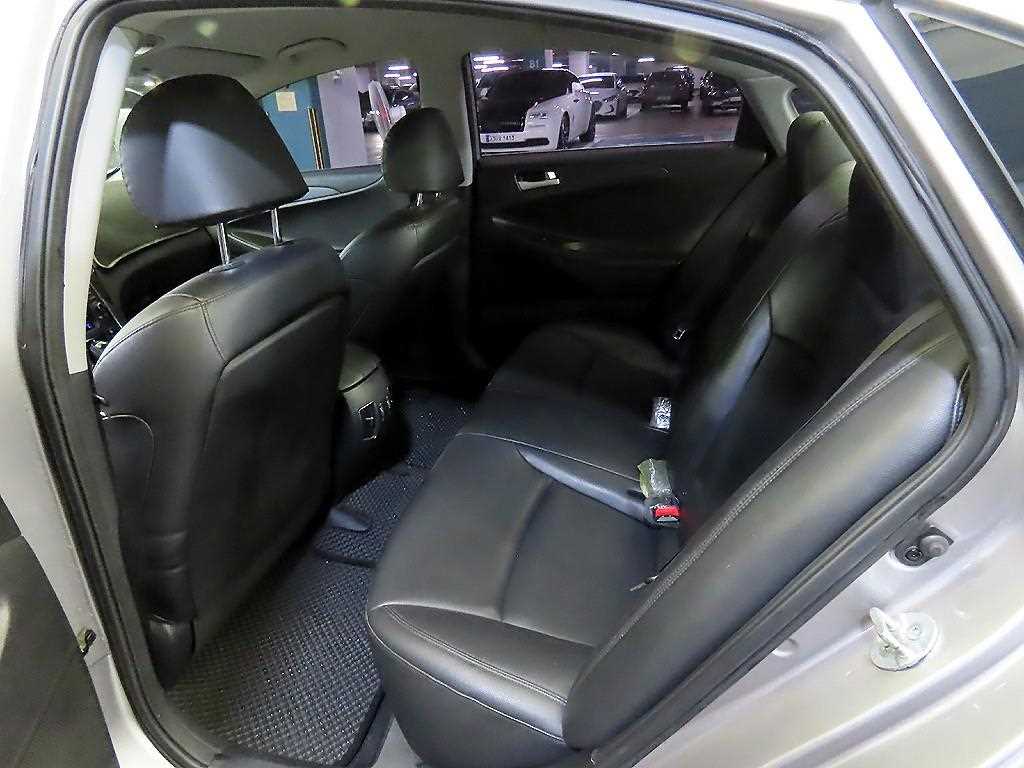 HYUNDAI Sonata - Vista 7