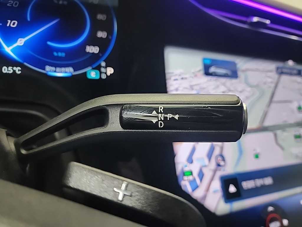 Mercedes Benz EQE - Vista 8