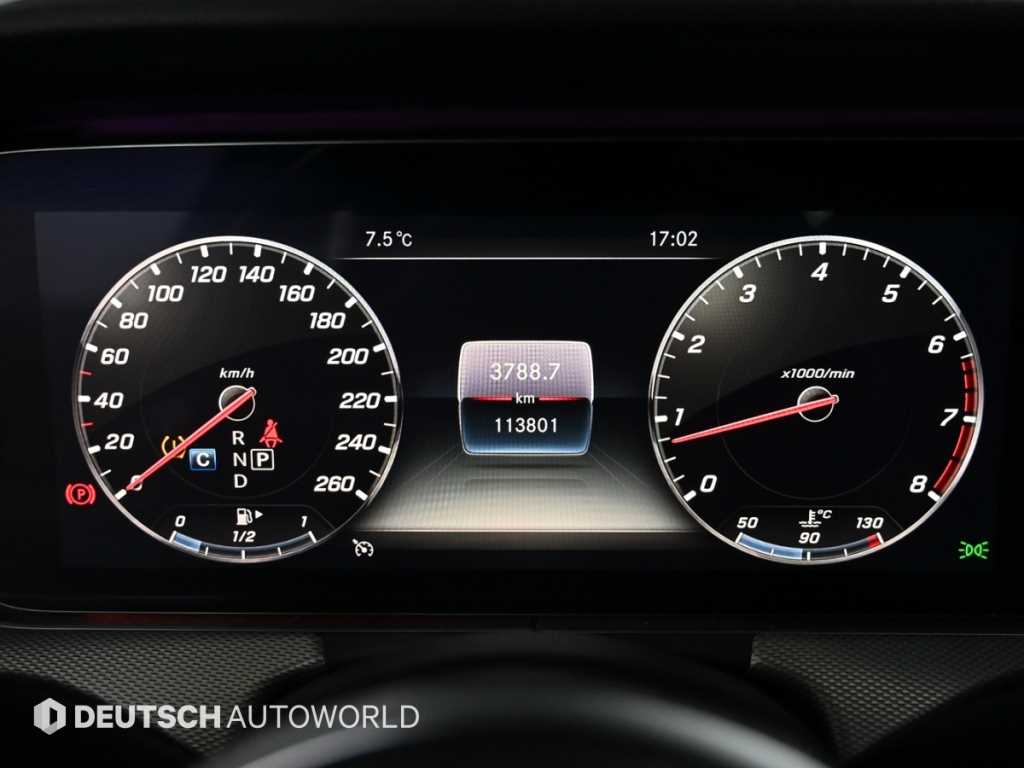 Mercedes Benz E class - Vista 8