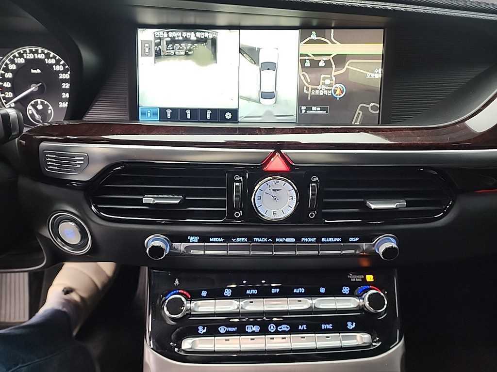 Genesis EQ900 - Vista 10