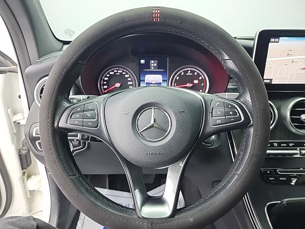 Mercedes Benz GLC Class - Vista 9