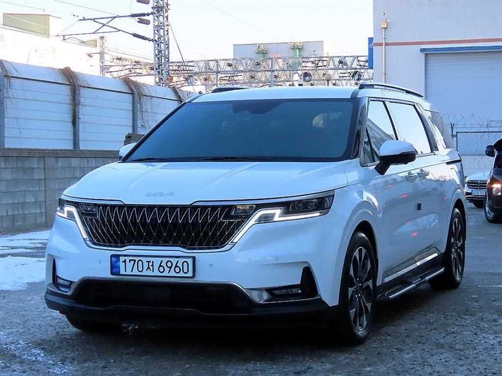 KIA Carnival - Vista 2