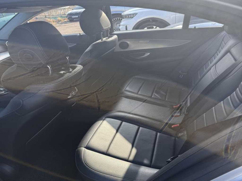 Mercedes Benz E class - Vista 6