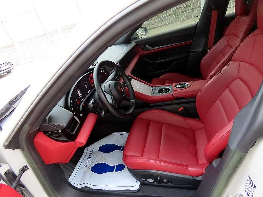 Porsche Taycan - Vista 5