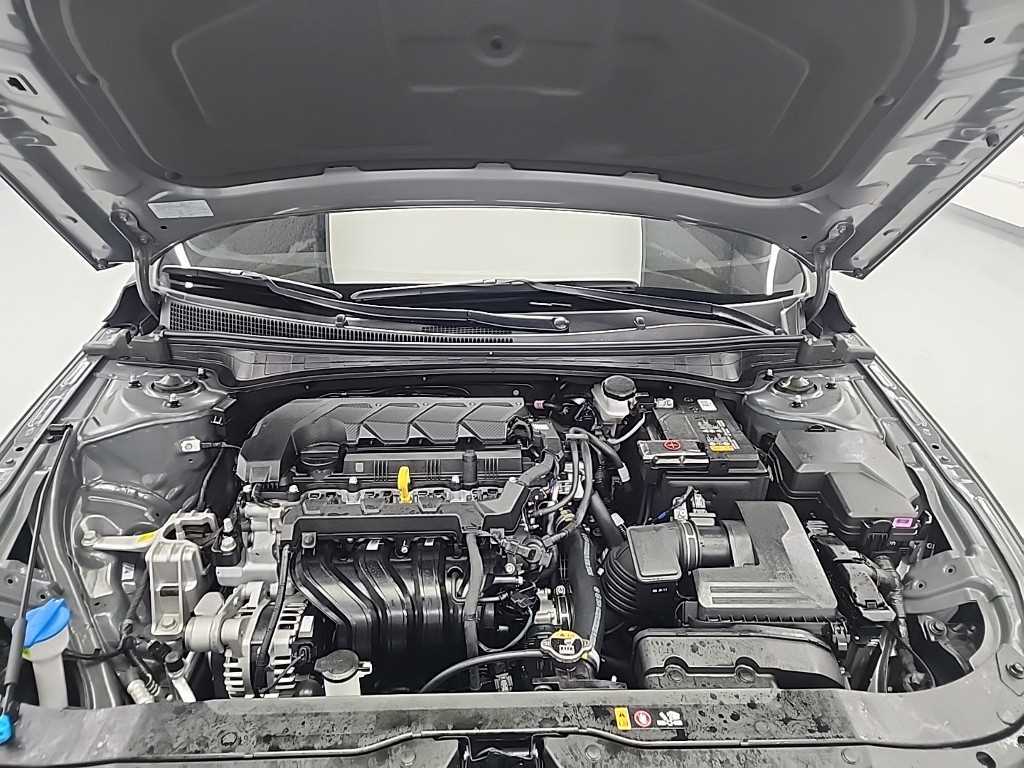 HYUNDAI Avante - Vista 6