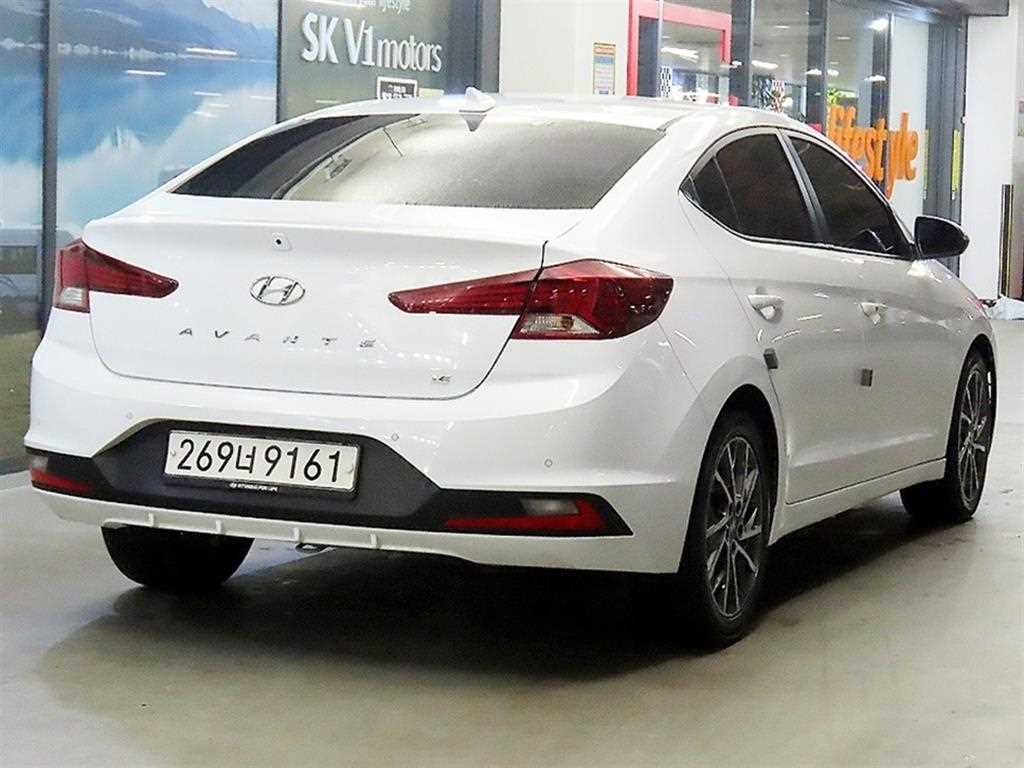 HYUNDAI Avante - Vista 4
