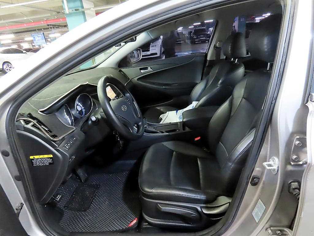 HYUNDAI Sonata - Vista 6