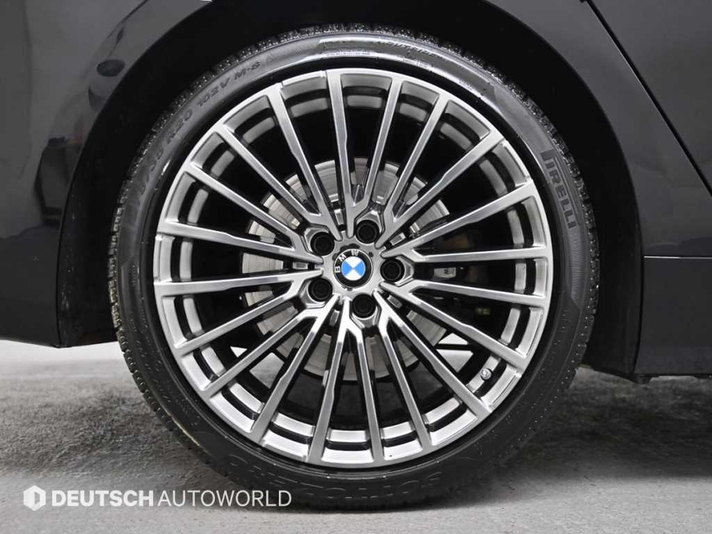 BMW 7 Series - Vista 5