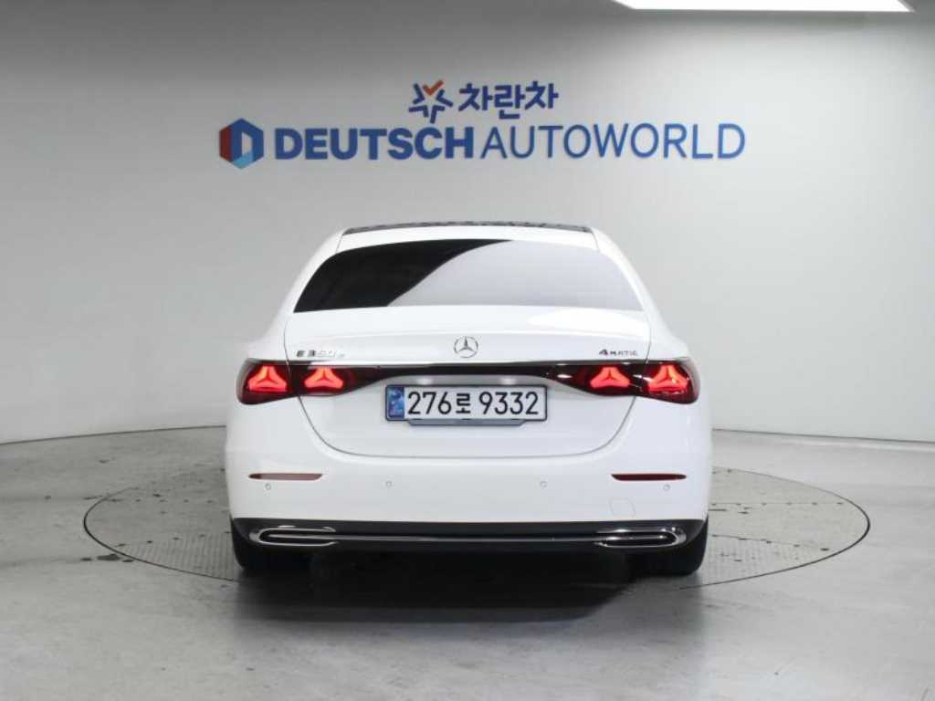 Mercedes Benz E class - Vista 4