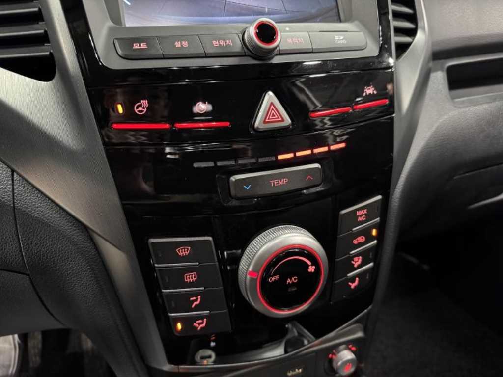 Ssangyong Tivoli - Vista 12