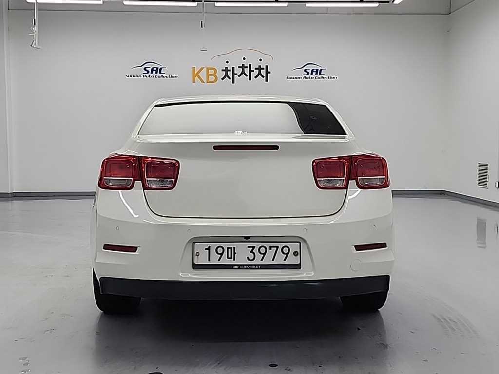 Chevrolet Malibu - Vista 3