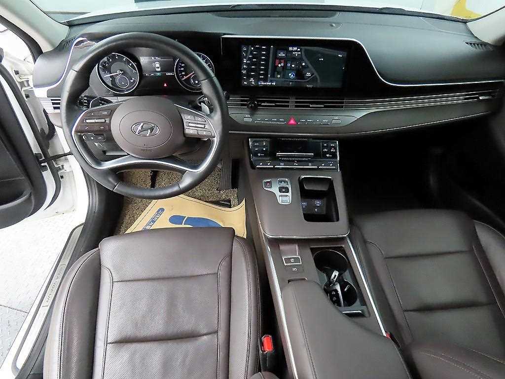 HYUNDAI Grandeur - Vista 7