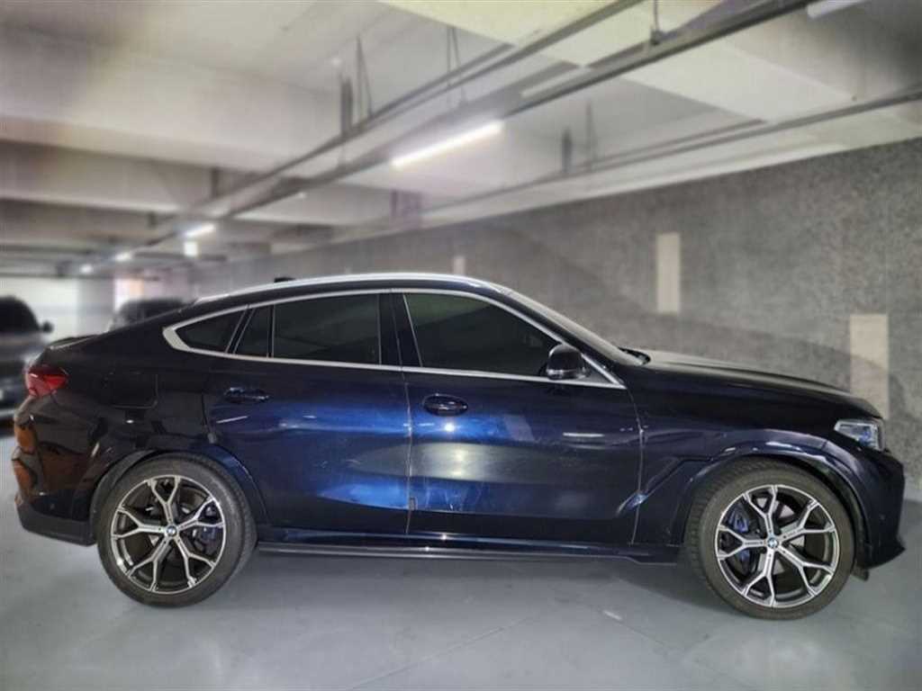 BMW X6 - Vista 6