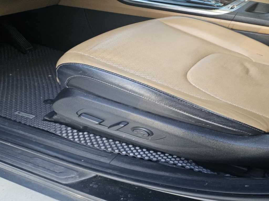 KIA Carnival - Vista 10