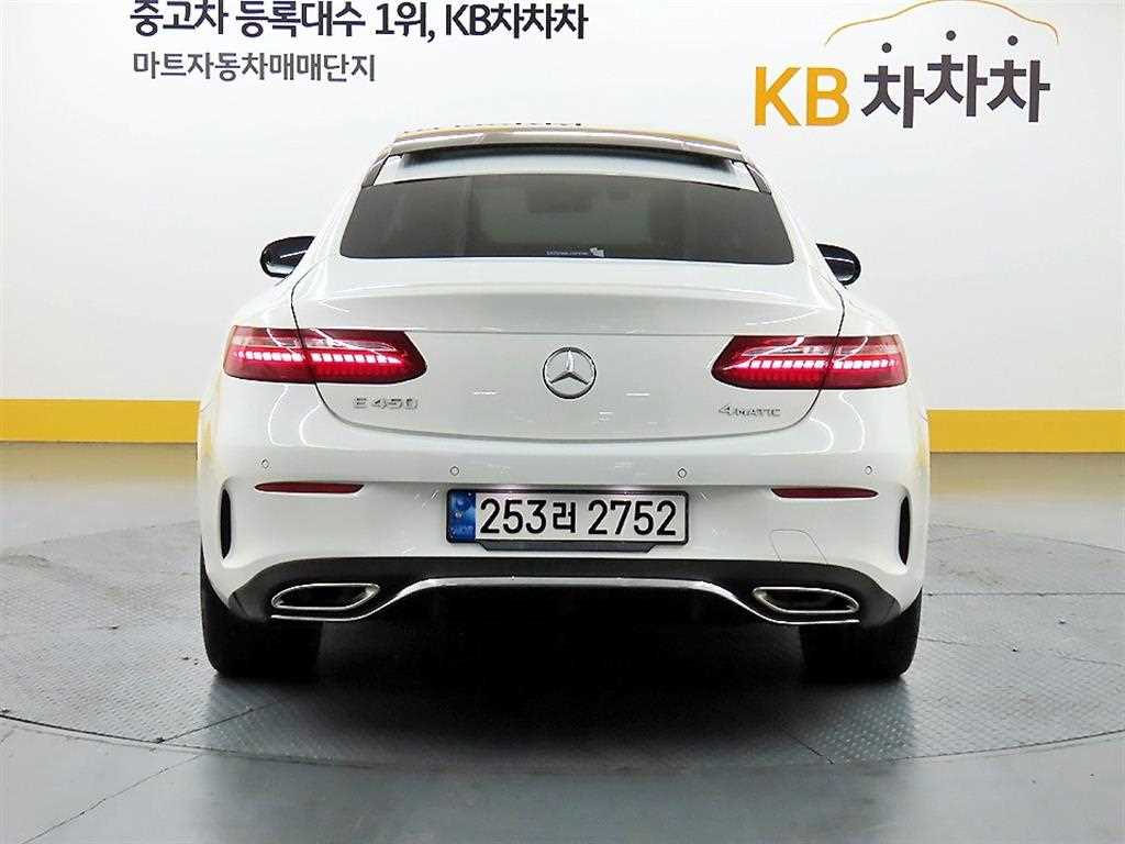 Mercedes Benz E class - Vista 3