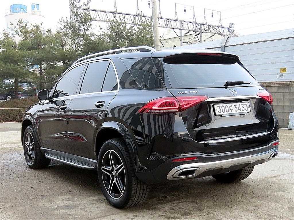 Mercedes Benz GLE Class - Vista 3
