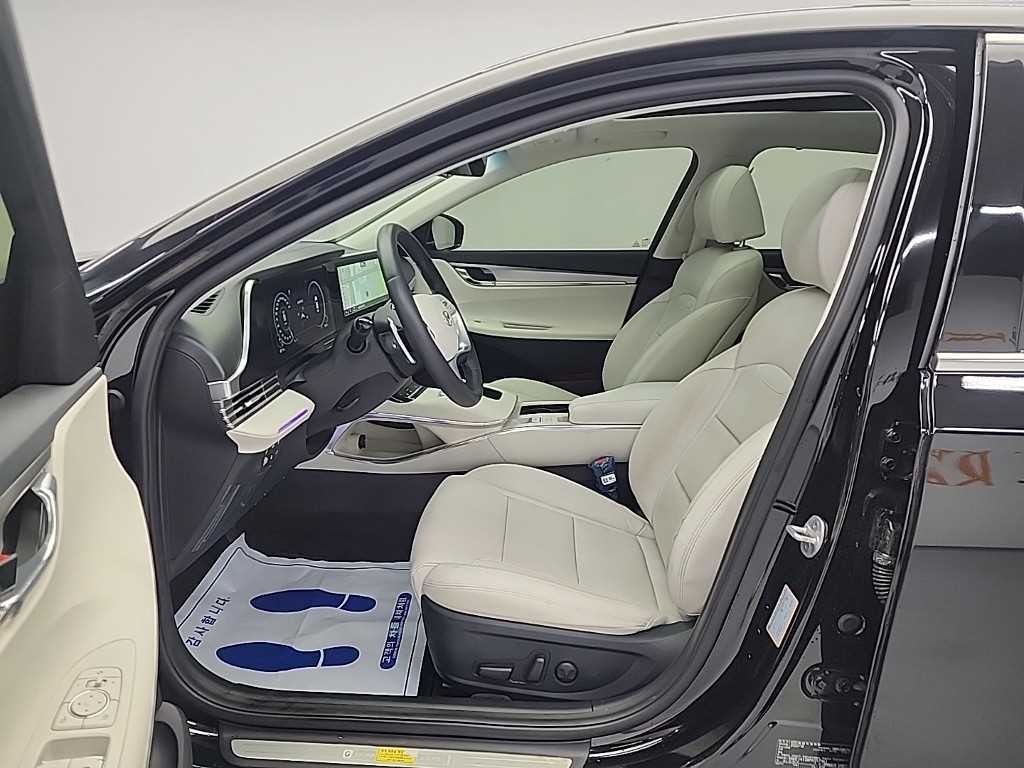 HYUNDAI Grandeur - Vista 11