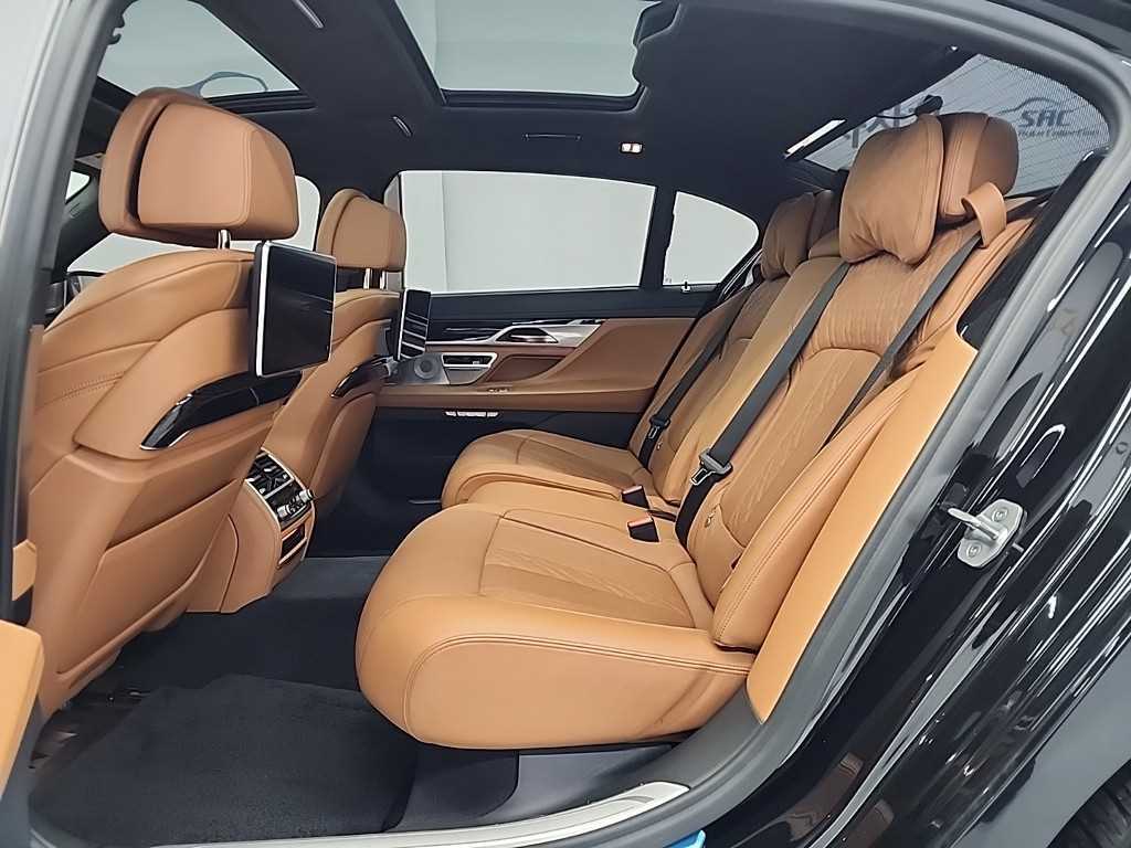 BMW 7 Series - Vista 12