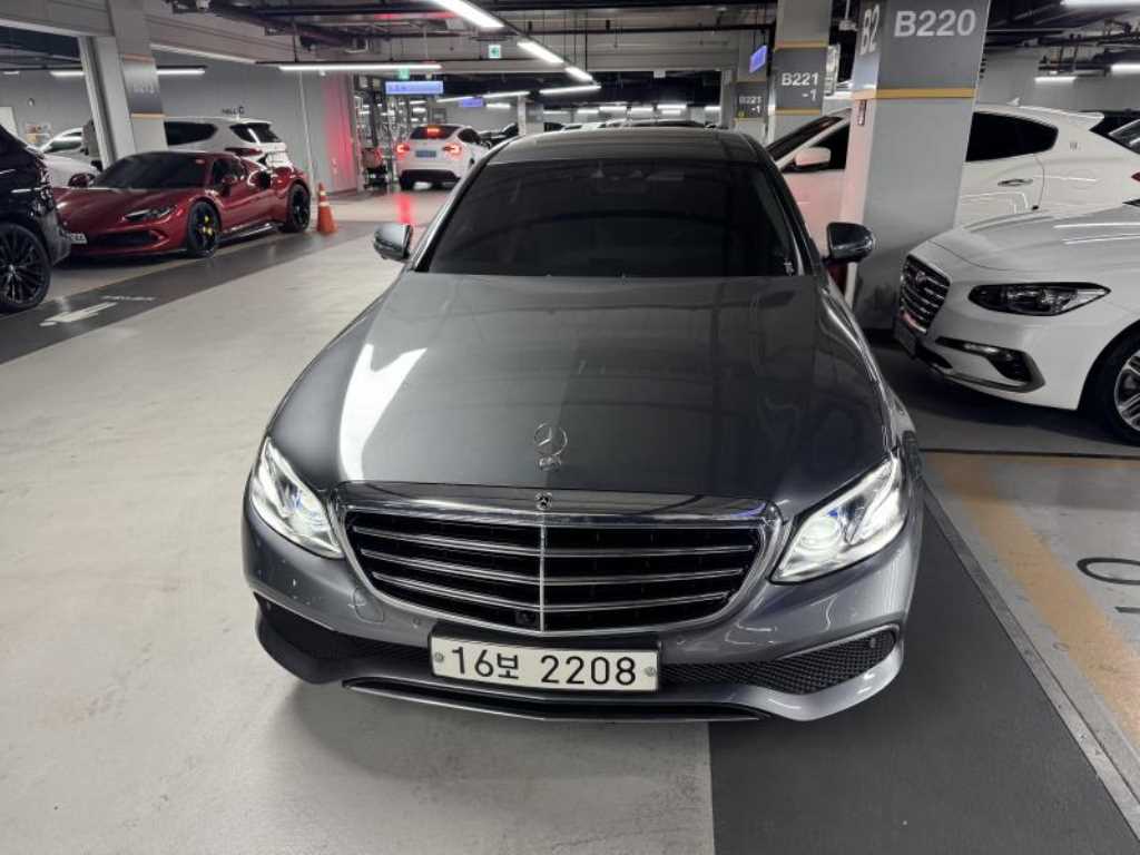 Mercedes Benz E class 2019 Gris - Importación desde Corea - HF Imports Iquique - Foto 1