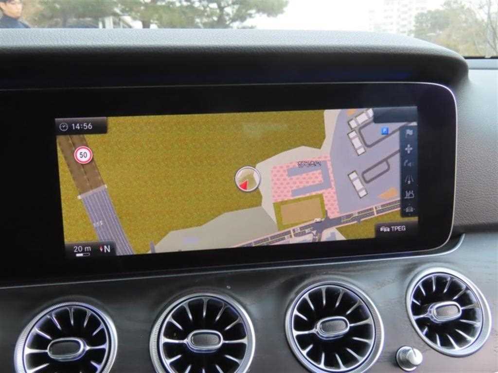 Mercedes Benz E class - Vista 9