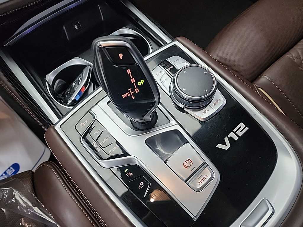 BMW 7 Series - Vista 8