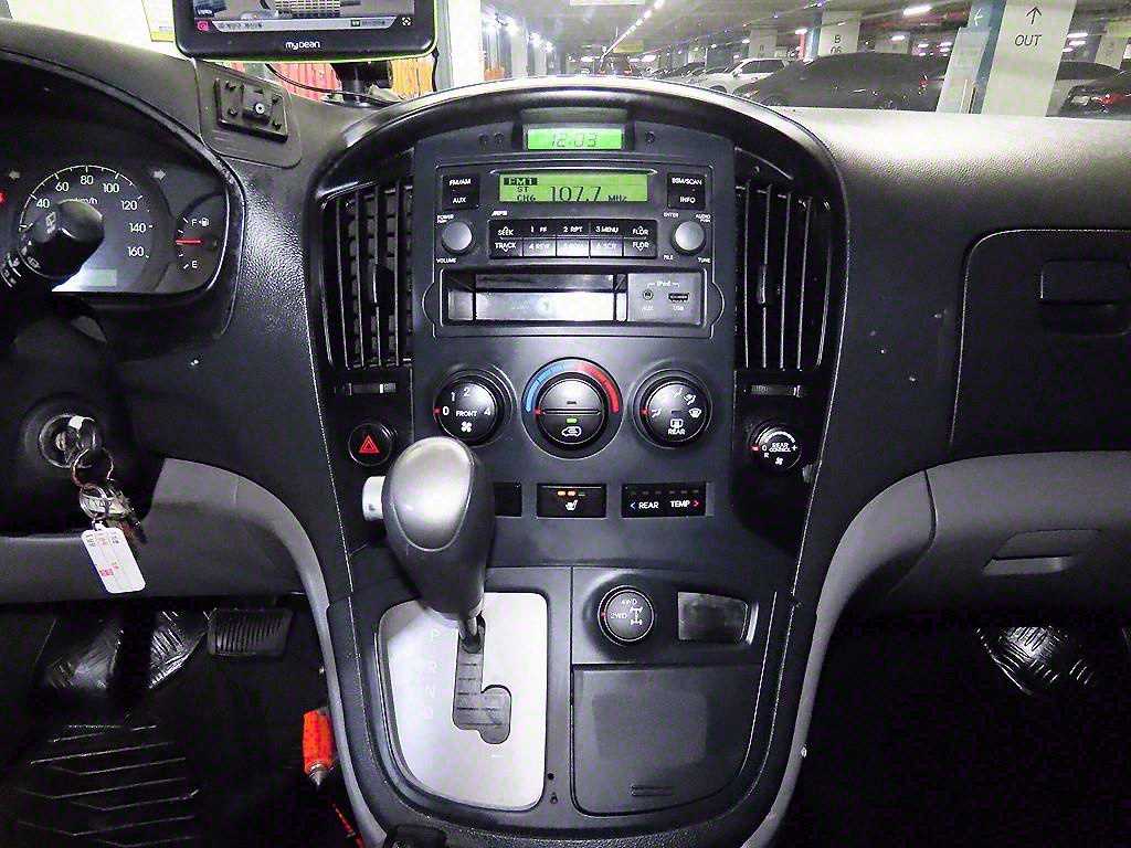 HYUNDAI Starex - Vista 11