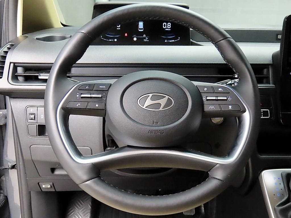HYUNDAI Staria - Vista 9