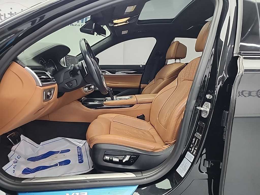 BMW 7 Series - Vista 11