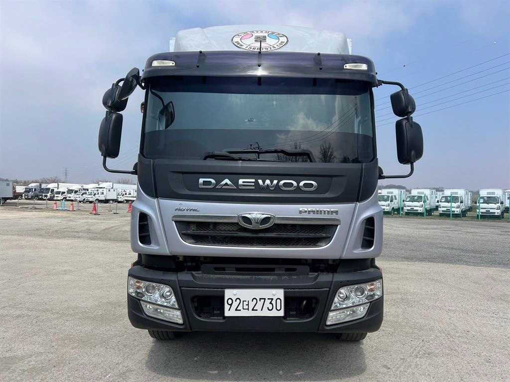 medium and large cargo truck - Vista 2